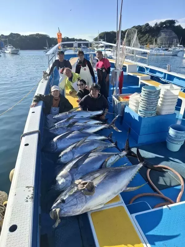 「【釣果速報】神奈川県成銀丸で48.60kgの巨大キハダや食べ頃カツオなど人気釣果続々ゲット！連休に今年一番の思い出を作りに行こう！」の画像