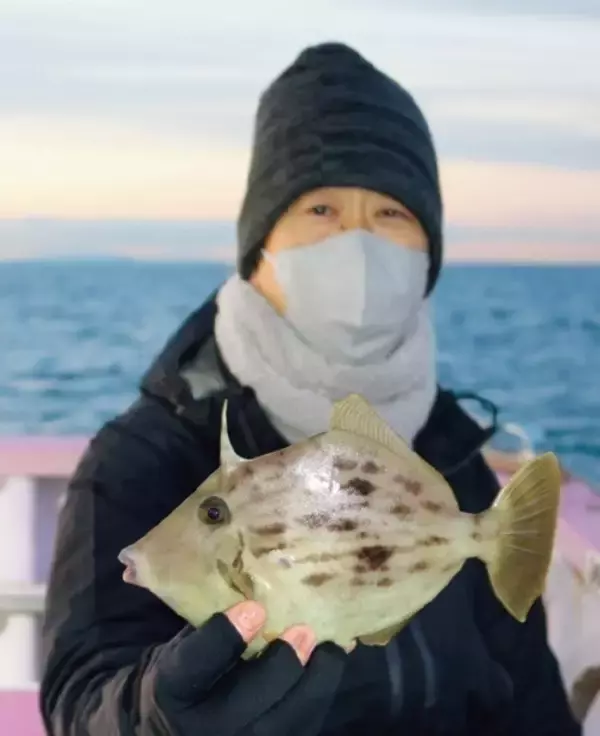 「遅れ気味で本番はこれから！良型のカワハギを楽しもう」の画像