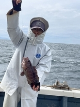 【釣果速報】神奈川県佐円丸で食べ頃サイズの良型1.20kgマダイ上がる！あなたも記録更新を狙ってみませんか？