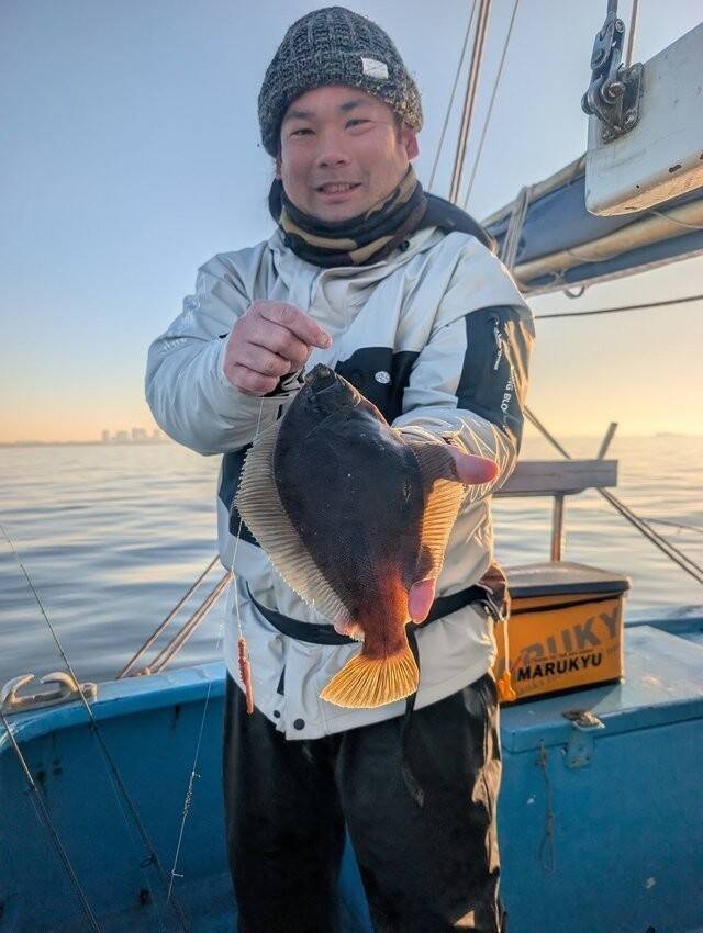 【釣果速報】良型カレイ全員ゲット！釣果も今後上向きの予感！千葉県林遊船でカレイざんまいな一日を過ごそう！