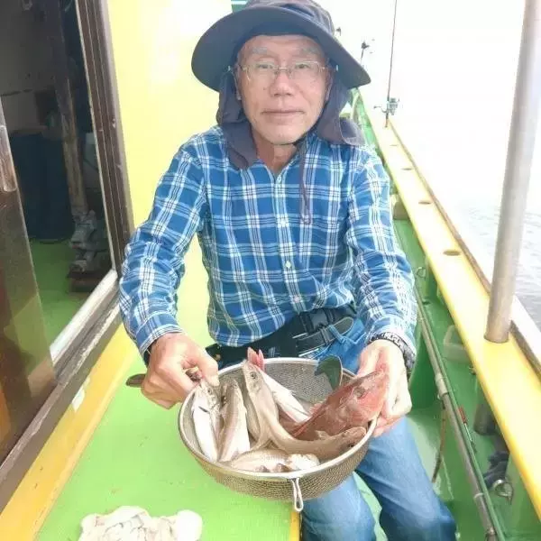 「【釣果速報】東京都船宿豆やでシロギス好調！ゲストも豊富で満足度アップ！クーラーをいっぱいにしたい方は船宿豆やへ急げ～！」の画像