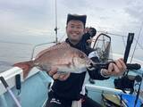 「【釣果速報】神奈川県村本海事でマダイ好調！3.30kgのどっしりサイズ上がる！大鯛の引きを存分に感じられる大満足の釣行に！」の画像1