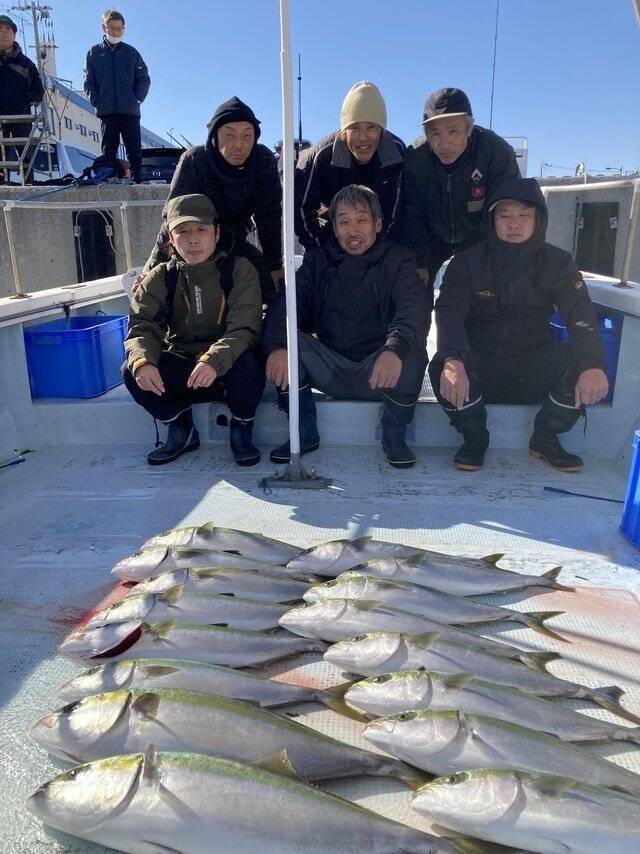 こうじん丸は関西の人気エリアに即到着で実釣時間をガッツリ確保！マダコやハマチを思う存分ゲット！口コミも大紹介！