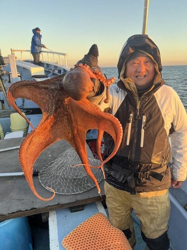 【釣果速報】茨城県幸栄丸で3.90kgの大物を筆頭にマダコが釣れまくり！冬の味覚を誰よりも早くゲットしよう！