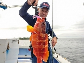 【釣果速報】オオモンハタにアカハタと多彩な魚種で船内がカラフルに！あなたも神奈川県丸伊丸で大興奮の釣行を味わおう！