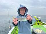 「【釣果速報】神奈川県政信丸でアジ好調！竿頭は72匹！質も量も大満足の釣行を楽しもう！」の画像2