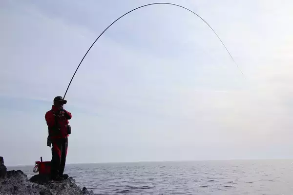 「釣り人の楽園”隠岐の魅力”キング南康史が楽しみ尽くす」の画像