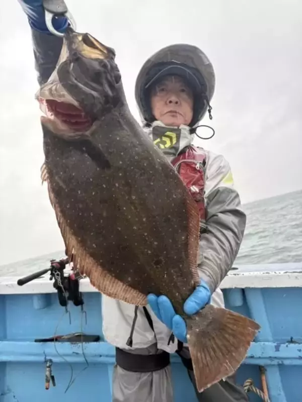 【釣果速報】海況悪い中、千葉県第三松栄丸で獲れるヒラメがデカい！さあ、ビッグドリームを掴みに行こう！