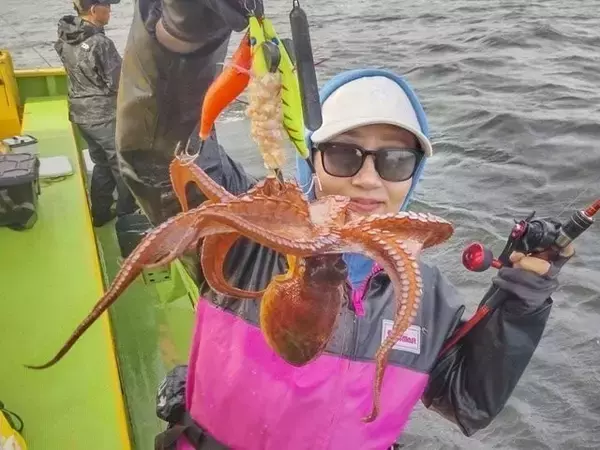 【釣果速報】神奈川県鴨下丸kawanaで全員マダコGET達成！1.50kgの良型タコも！このチャンスを逃さずに！！