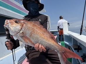 【釣果速報】千葉県梅花丸で4.68kgマダイ上がる！ハナダイ、カサゴ、イナワラなど多彩なゲストも見え釣行は大充実！