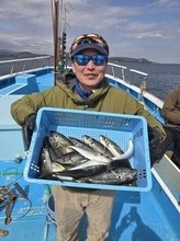【釣果速報】良型アジ続々ヒットでお土産いっぱい！あなたも神奈川県ちがさき丸で食べ頃サイズを狙おう！