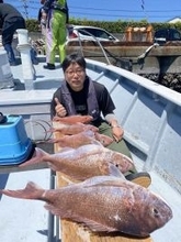【釣果速報】基本が大事！最大3.50kgのマダイ釣れる！静岡県山大丸で今すぐ自己記録を更新だ！