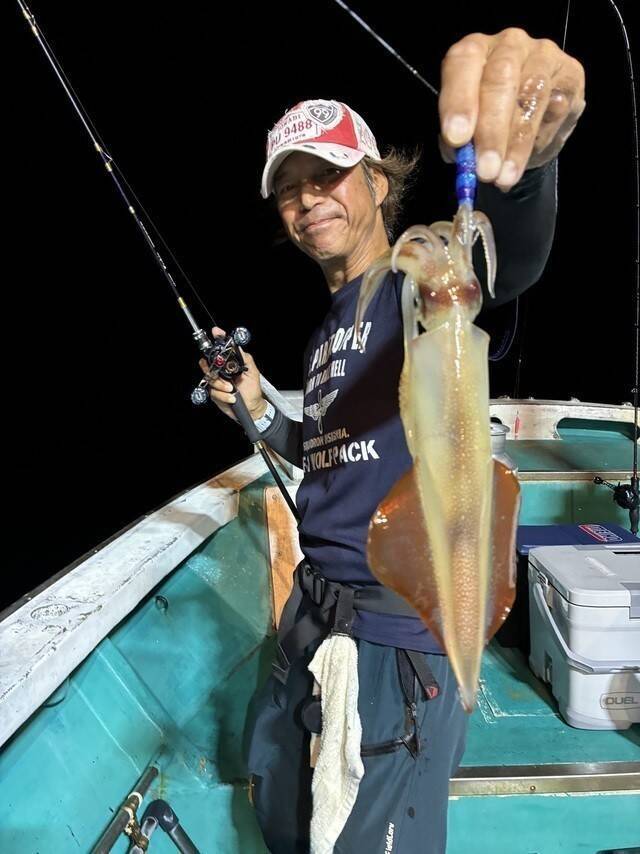 【釣果速報】和歌山県良栄丸でアカイカ全員ゲット！実績“お墨付き”の船で高級イカをゲットしよう！