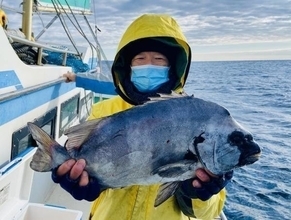 【釣果速報】神奈川県あまさけや丸でカワハギ好調！ウマヅラハギ・イシダイもGETで今後の釣行にも期待高まる！