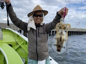 【釣果速報】神奈川県の村本海事でイカざんまい！トップはアオリイカ13杯！イカの機嫌が良い今が大漁のチャンス！
