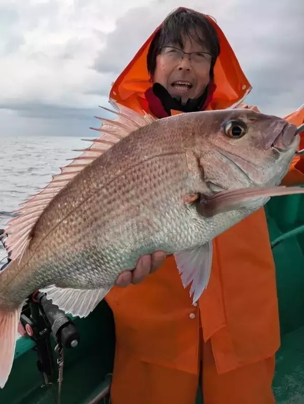 「【釣果速報】あきらめないのが大事！茨城県長岡丸で3.14kgマダイGET！まだまだこれから！」の画像