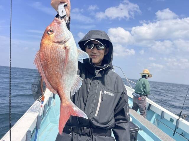 【釣果速報】神奈川県村本海事で食べ頃サイズの良型1.70kgマダイ上がる！あなたもこの春は船釣りデビューしてみませんか？