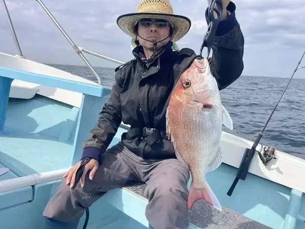 「【釣果速報】神奈川県村本海事で食べ頃サイズの良型1.70kgマダイ上がる！あなたもこの春は船釣りデビューしてみませんか？」の画像