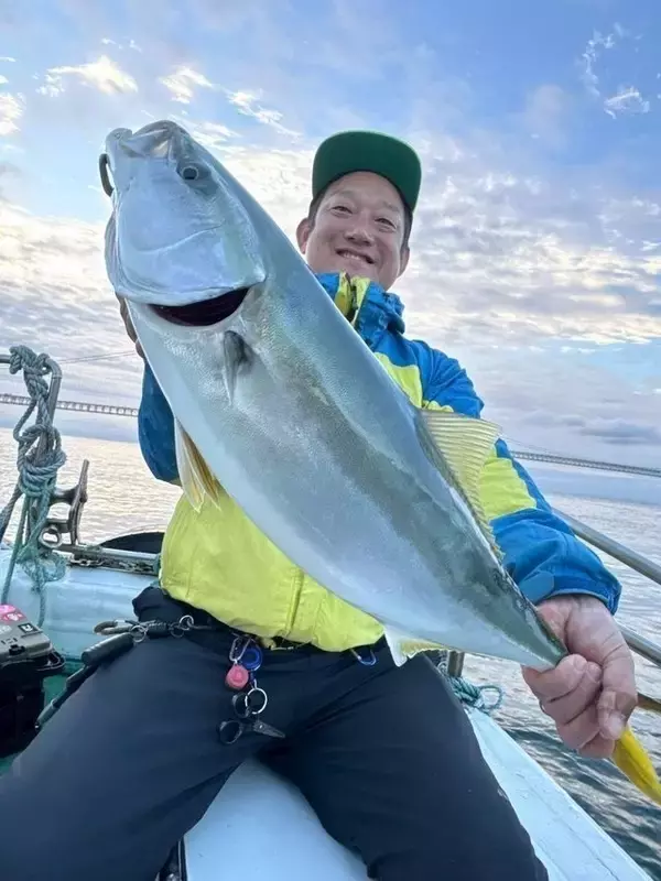 「【釣果速報】最大60cmの巨大マダイをゲット！兵庫県海蓮丸はゲストも多彩でワクワクの釣行になること間違いなし！」の画像