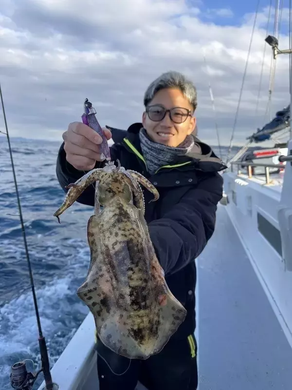 「【釣果速報】千葉県赤沼丸でアオリイカ全員ゲット！実績“お墨付き”の船で高級イカをゲットしよう！」の画像