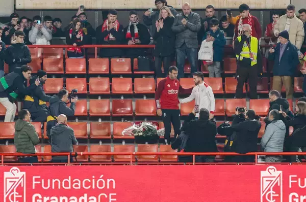 試合中に起こった悲劇…グラナダのソシオが観戦中に命を落とす