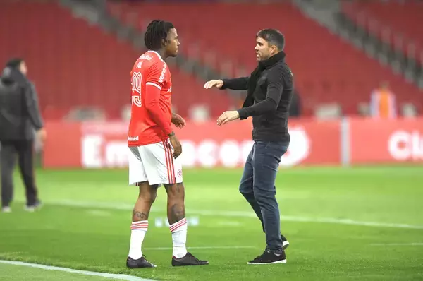 「ブラジルサッカー、空前の外国人監督ブームとブラジル人監督への回帰」の画像