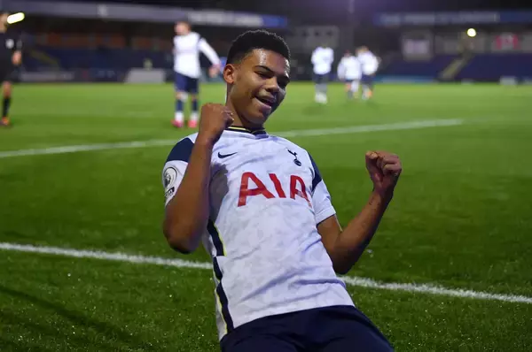 “あの”モウリーニョの下…トッテナムで期待の若手が続々デビュー