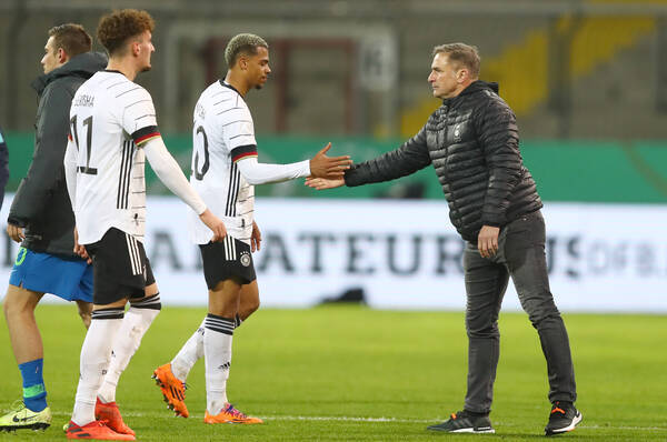 若手選手を起用し収入を確保 若手起用を促すブンデスリーガの仕組み 21年4月12日 エキサイトニュース 若手選手を起用し収入を確保 若手起用を促すブンデスリーガの仕組み 21年4月12日 エキサイトニュース