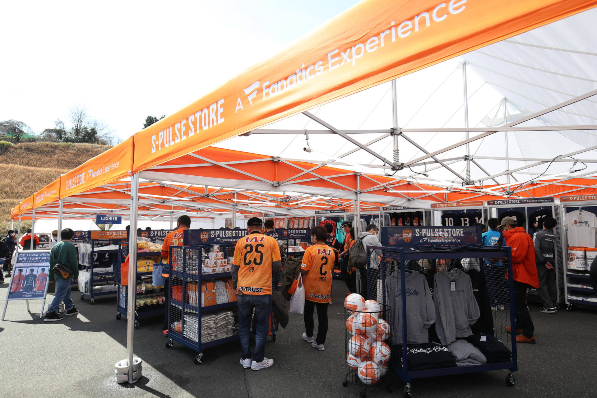 【月間表彰】ロティーナ監督、“現役復帰”の裏側。清水エスパルスの広報戦略