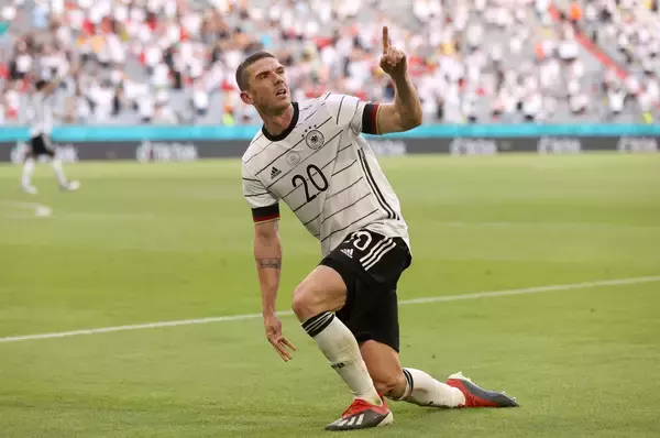 ユニフォーム交換を拒否され…ゴセンスがEURO2020でCR7を凌駕