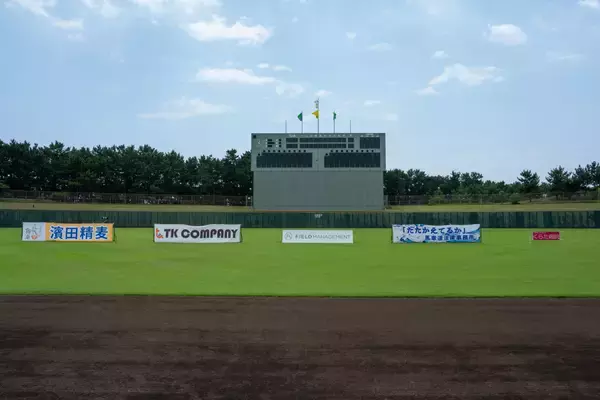 「【月間表彰】サッカー選手が本気でキックベースに挑んだらどうなった？ 湘南ベルマーレ「真夏のキックベース大会」の裏側」の画像