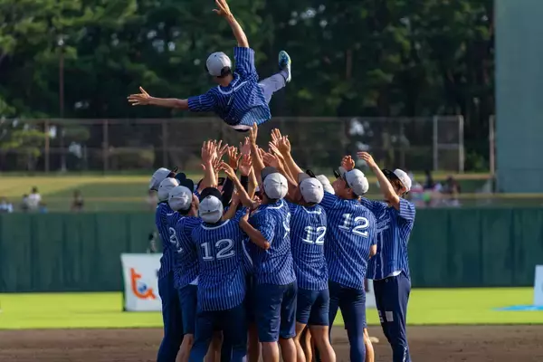 「【月間表彰】サッカー選手が本気でキックベースに挑んだらどうなった？ 湘南ベルマーレ「真夏のキックベース大会」の裏側」の画像