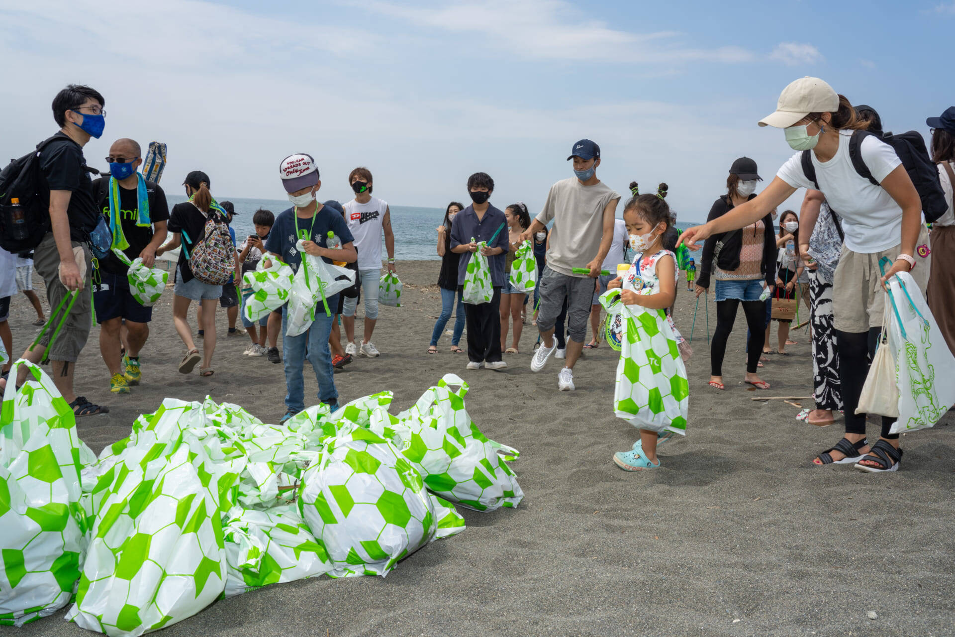 【月間表彰】サッカー選手が本気でキックベースに挑んだらどうなった？ 湘南ベルマーレ「真夏のキックベース大会」の裏側