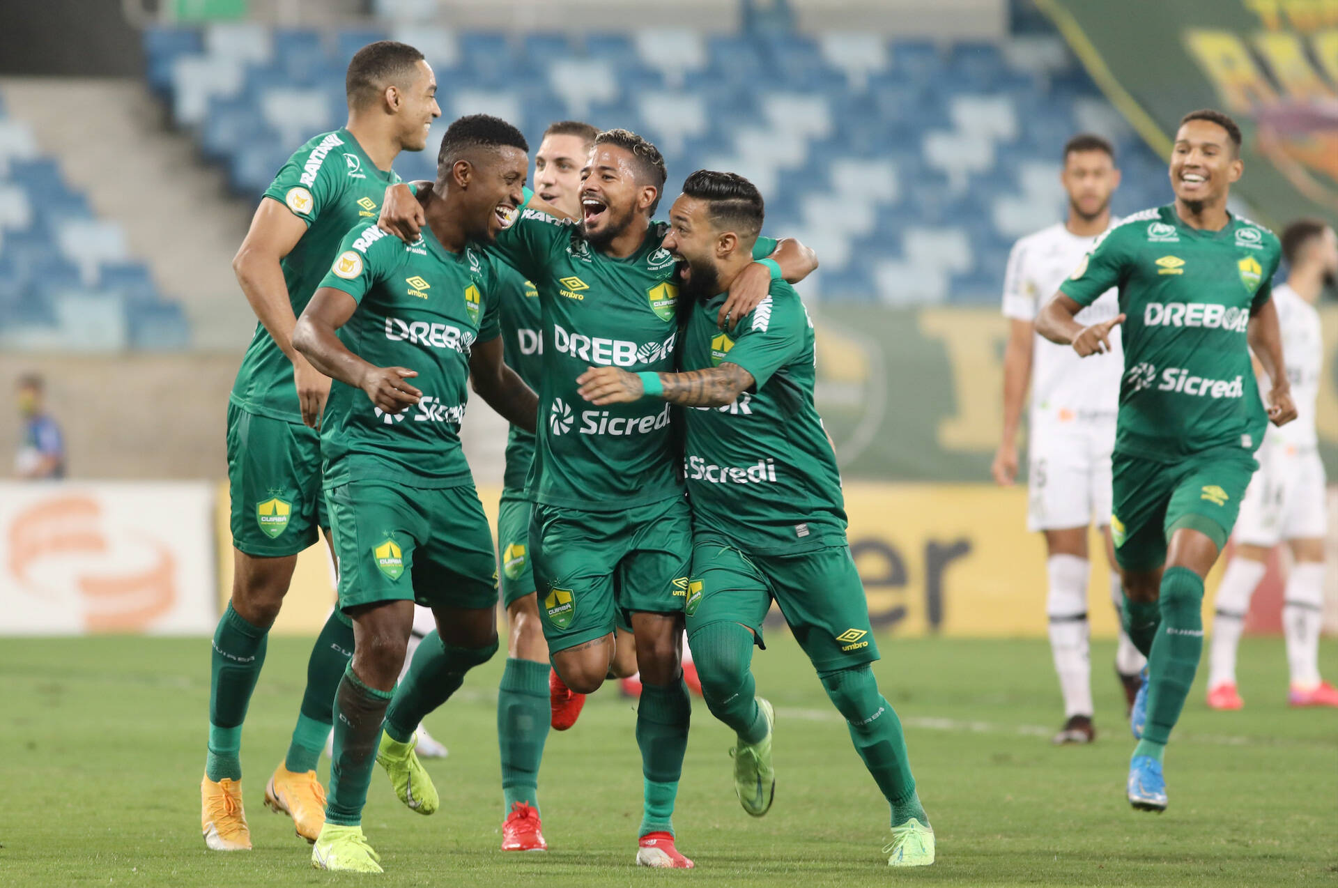 鹿島で活躍したジョルジーニョ監督、クイアバーを変貌させた手法とは