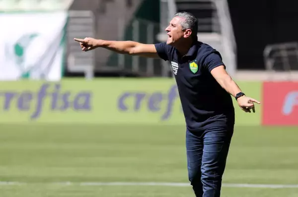 鹿島で活躍したジョルジーニョ監督、クイアバーを変貌させた手法とは