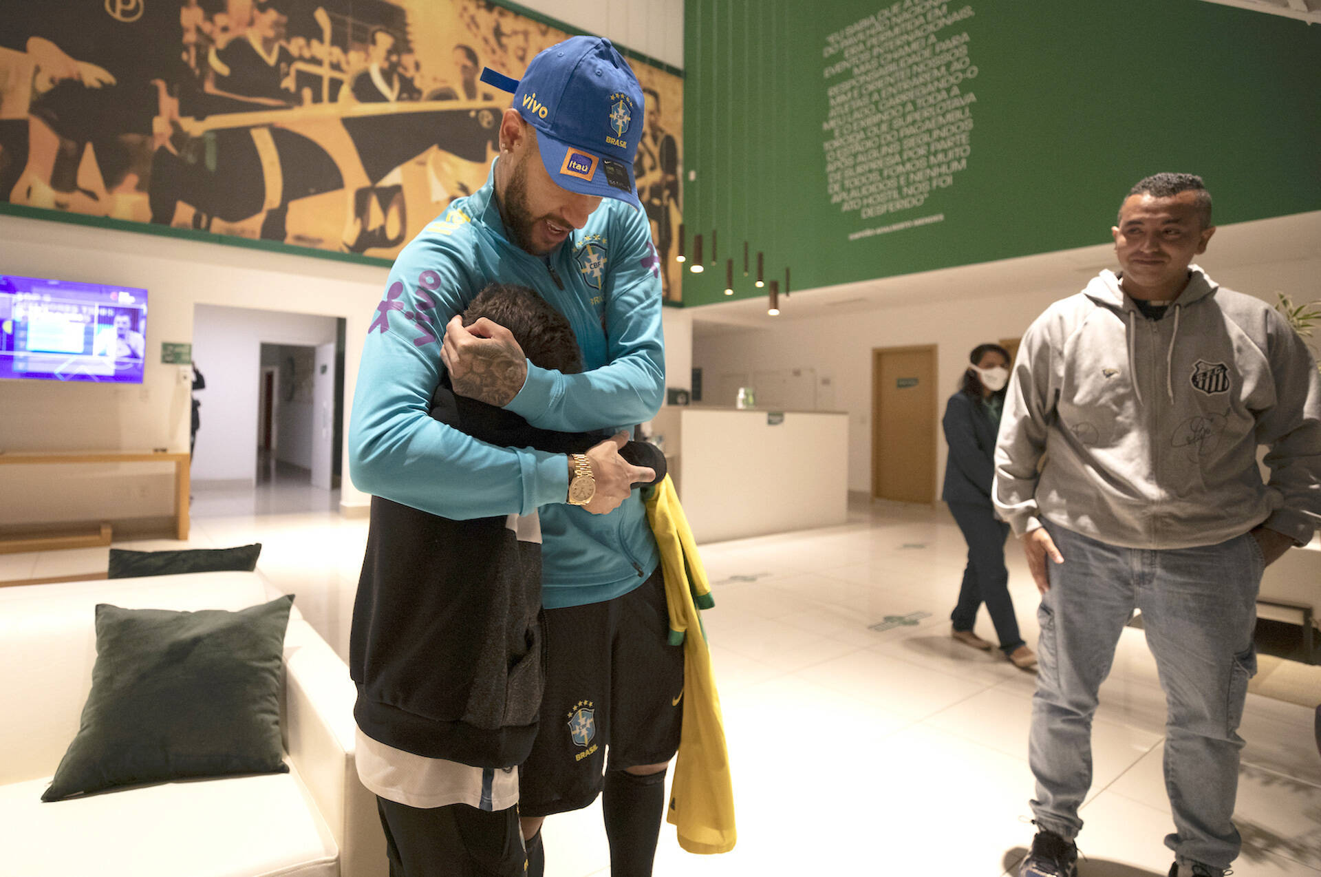 ネイマール、チッチ、サンパイオ……少年を心の傷から救うブラジル代表