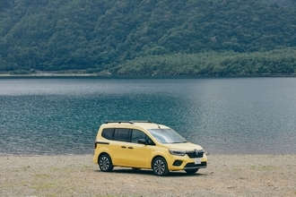 新型「ルノー カングー」がさらに進化！“もっと遊べる空間”で愛ブヒとのおでかけを快適に。〜フレブルLIVE出展決定！〜