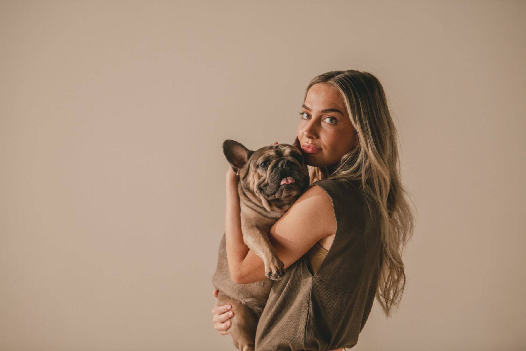 【犬オーナー必見！】“もしもの衝撃”から大切な愛犬をしっかりサポート。TAVOの多機能ペットギア「Maeve™」を推したい理由