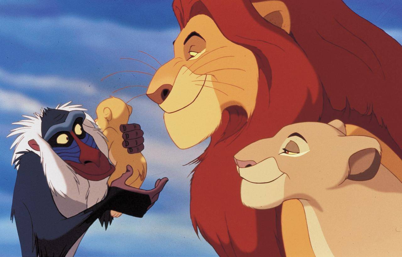 リアル ライオン キング 野生のヒヒが子ライオンを抱きかかえる姿がディズニーのよう 年2月5日 エキサイトニュース