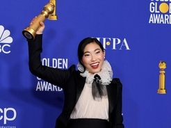 オークワフィナがゴールデン・グローブ賞「主演女優賞」を受賞、アジア系初の快挙