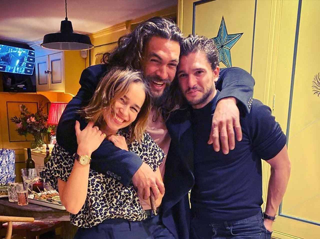 ジェイソン モモア エミリアのせいでキット ハリントンとの 男の約束 破るはめに 19年10月31日 エキサイトニュース