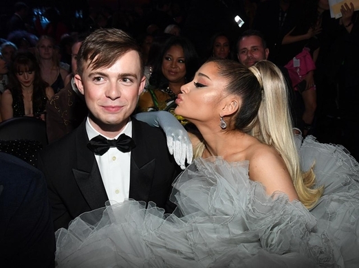 アリアナ グランデ 欠席したグラミー賞のドレスは元恋人への追悼か 19年2月12日 エキサイトニュース