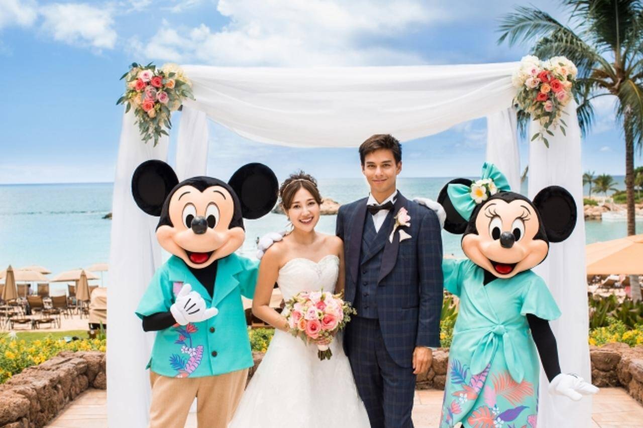 ミッキー ミニー スティッチが参列 ハワイで憧れのディズニー婚のキャラクターの衣装が一新 18年1月17日 エキサイトニュース
