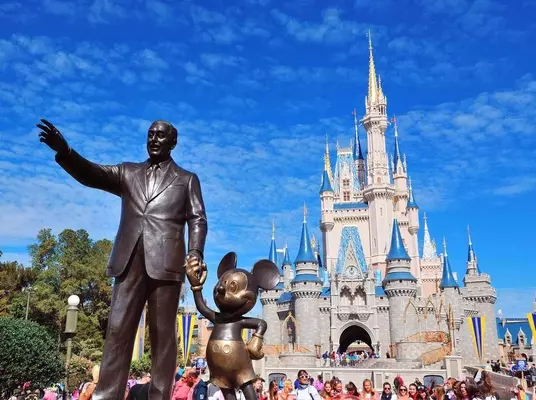 ディズニーランド ディズニー的に着て行って Okな服 と Ngな服 とは 19年6月14日 エキサイトニュース ディズニーランド ディズニー的に着て行って Okな服 と Ngな服 とは 19年6月14日 エキサイトニュース