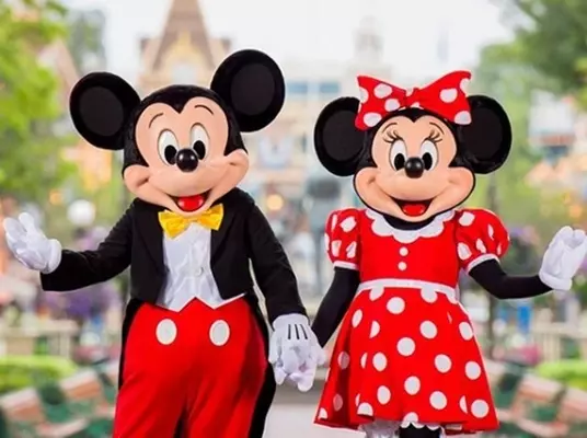 指輪を差し出したその瞬間 ディズニーランドのキャストがプロポーズを台無しにした件 22年6月7日 エキサイトニュース