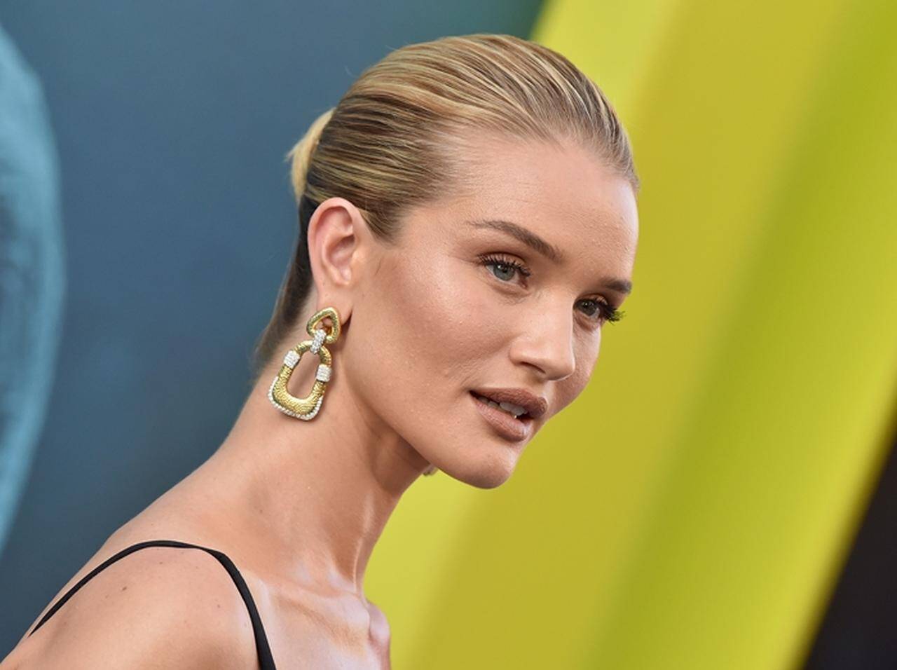 ロージー ハンティントン ホワイトリー あれ を眉骨につけて目元を華やかに 18年8月13日 エキサイトニュース ロージー ハンティントン ホワイトリー あれ を眉骨につけて目元を華やかに 18年8月13日 エキサイトニュース