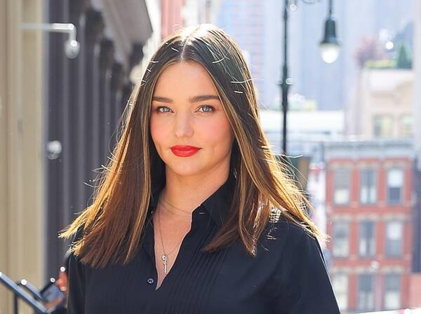 ミランダ カーがお手本 洗練された大人のミニスカコーデ 18年9月26日 エキサイトニュース