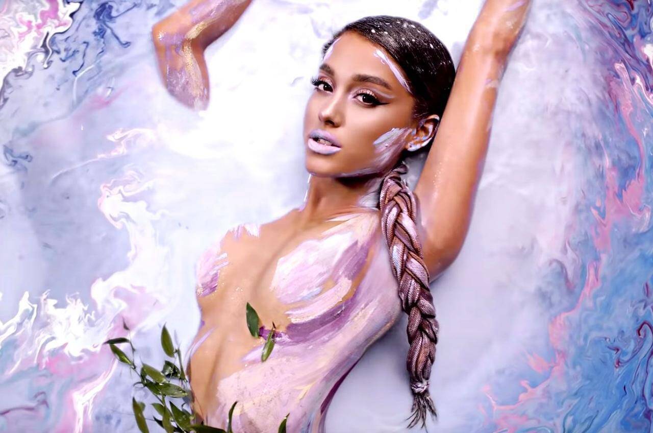 アリアナ グランデ ヌード写真 の公開 削除を繰り返す謎の行動 18年10月10日 エキサイトニュース アリアナ グランデ ヌード写真 の公開 削除を繰り返す謎の行動 18年10月10日 エキサイトニュース