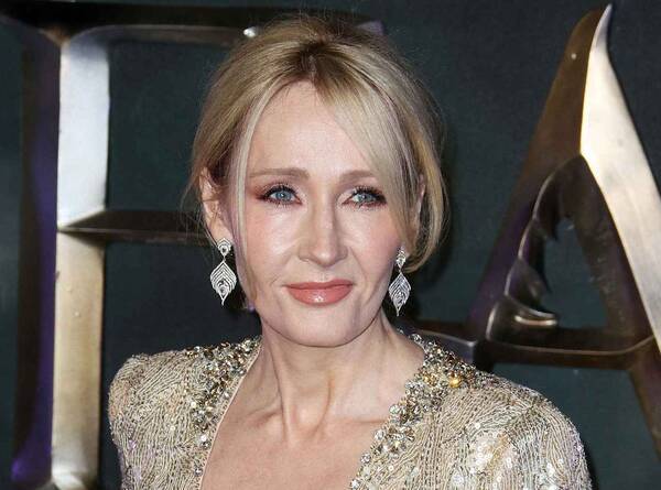 ハリー ポッター 女優が摂食障害を告白 J K ローリングが助けてくれた 18年10月10日 エキサイトニュース ハリー ポッター 女優が摂食障害を告白 J K ローリングが助けてくれた 18年10月10日 エキサイトニュース