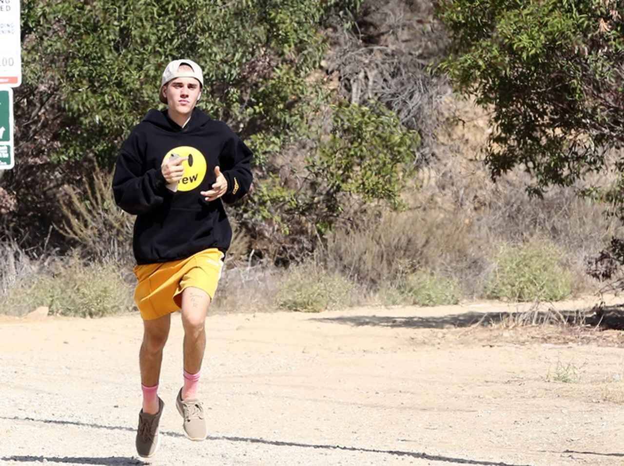 ジャスティン ビーバー 公共の場で服を脱いで 開放的 になった姿がシュール 18年11月2日 エキサイトニュース ジャスティン ビーバー 公共の場で服を脱いで 開放的 になった姿がシュール 18年11月2日 エキサイトニュース